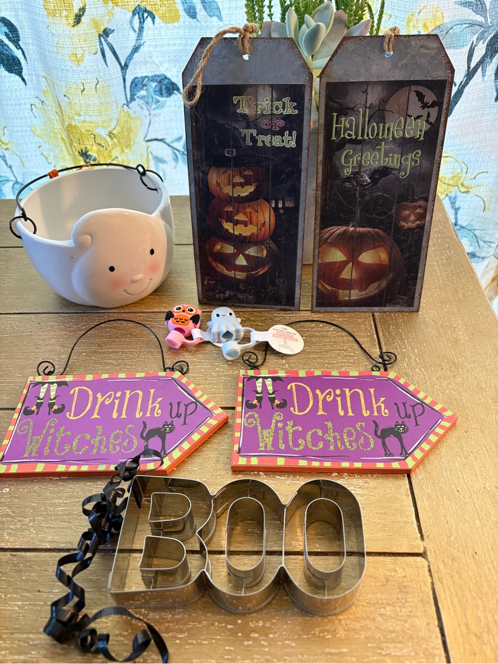 Halloween Lot, Wood Signs, Metal Tags, Straw Toppers, Ghost Dish, Cookie Cutter